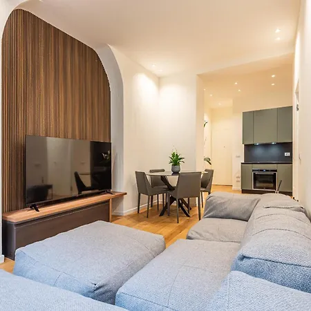 Mimar Porta Venezia Luxury 아파트 *